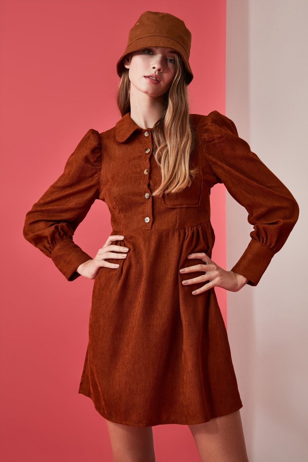 Camel Düğme Detaylı Kadife Mini Elbise