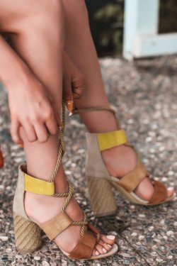 Taba Esto Süet Renkli Topuklu Ayakkabı