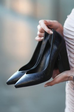 Siyah Adrix Topuklu Desenli Ayakkabı