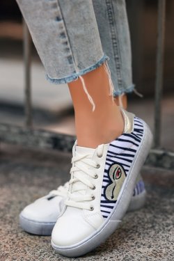 Neon Beyaz Kadife Detaylı Spor Ayakkabı