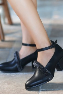 Siyah Zici Topuklu Ayakkabı