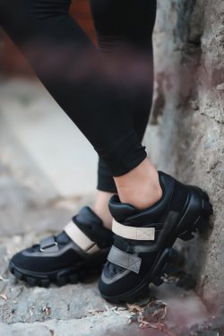 Siyah Bend Nubuk Krem Detaylı Spor Ayakkabı