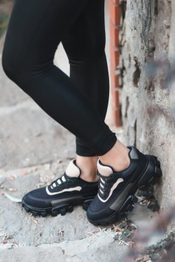 Siyah Auyr Nubuk Krem Detaylı Spor Ayakkabı