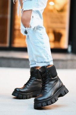 Siyah Avel Bağcıklı Bot