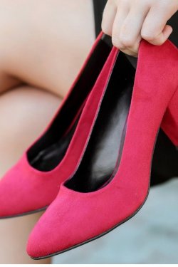 Kırmızı Sashi Süet Topuklu Ayakkabı