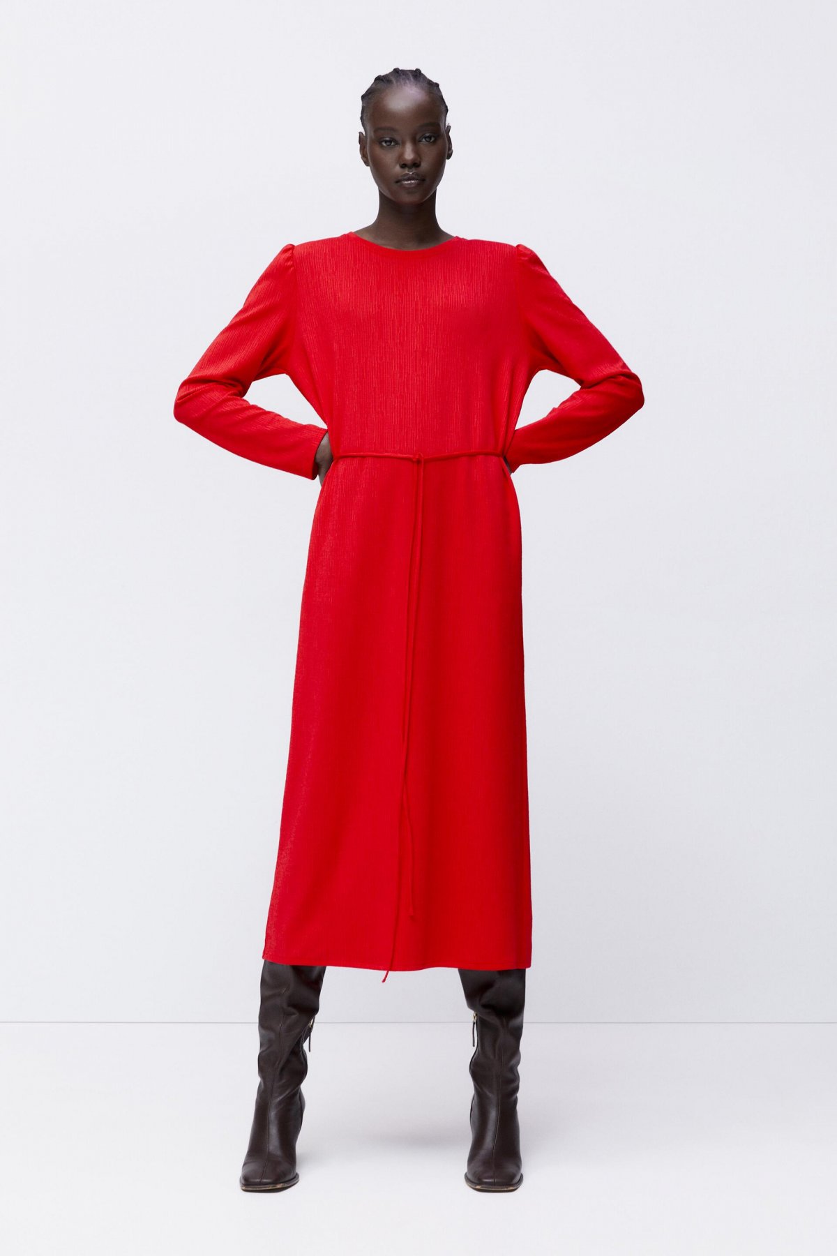 Kırmızı Kemerli Midi Elbise