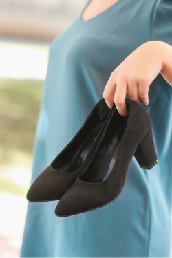 Siyah Sashi Süet Topuklu Ayakkabı