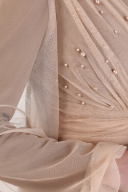 Boncuk Detaylı Tüllü Vizon Abiye Elbise
