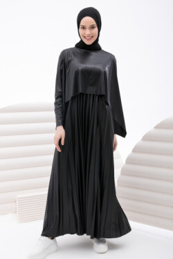 Siyah Pilise Detaylı Elbise