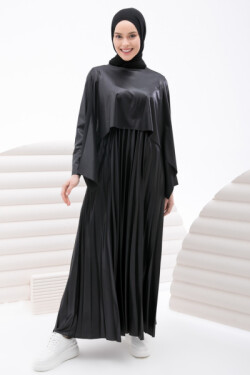 Siyah Pilise Detaylı Elbise