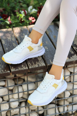 Beyaz Joox Cilt Sarı Detaylı Bağcıklı Spor Ayakkabı