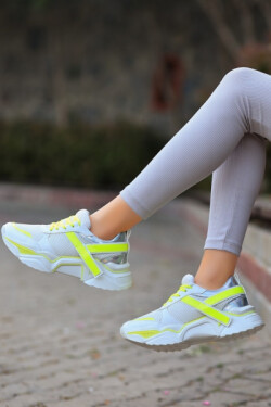 Beyaz Lian Cilt Yeşil Detaylı Bağcıklı Spor Ayakkabı