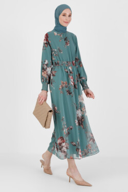 Çağla Kol Ucu Ve Beli Gipe Detaylı Şifon Koyu Çiçekli Elbise