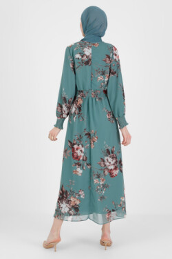 Çağla Kol Ucu Ve Beli Gipe Detaylı Şifon Koyu Çiçekli Elbise