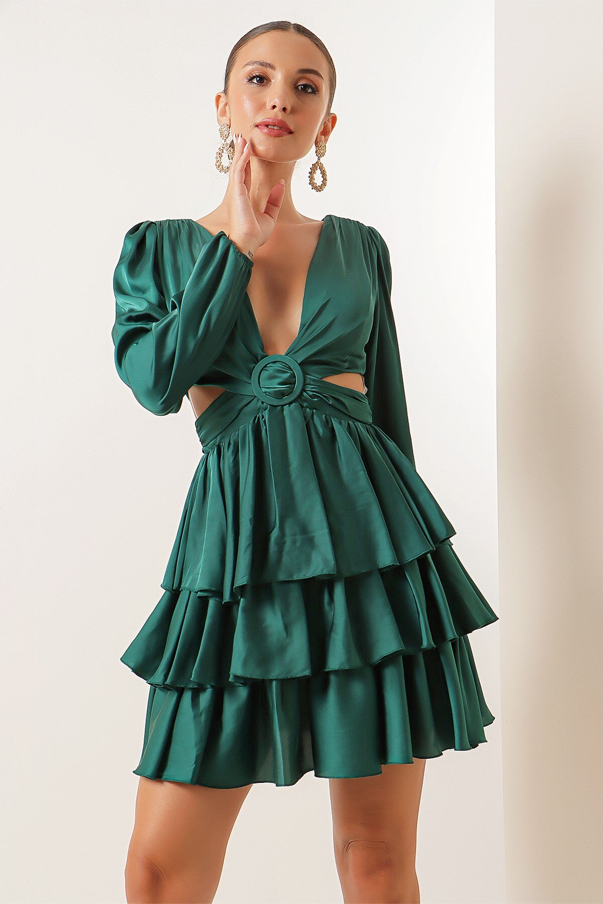 Saygı Giyim Koyu Yeşil Bel Dekolteli Kat Kat Saten Mini Abiye Elbise