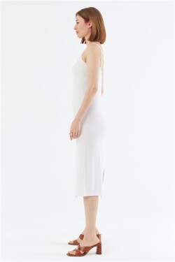 Askılı Beyaz Midi Triko Elbise