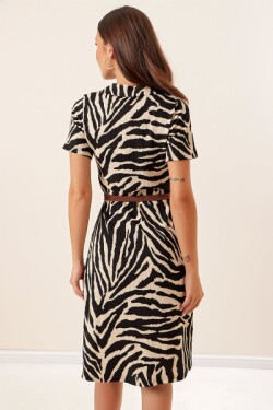 Siyah Önü Düğmeli Kemerli Zebra Desenli Kısa Kollu Gofre Midi Elbise