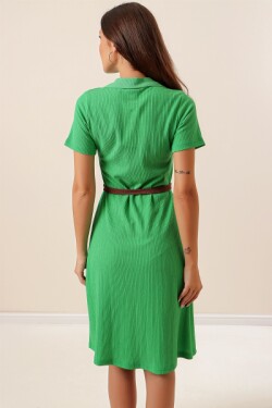 Yeşil Önü Düğmeli Kemerli Kısa Kollu Gofre Midi Elbise