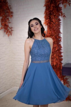 İndigo Simli Halter Yaka Şifon Etek Mavi Mini Abiye Elbise