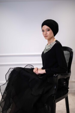Siyah Yaka Taş Detaylı Kat Kat Etek Abiye Elbise