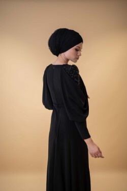 Siyah Yarasa Kol Omuz Taş Detaylı Abiye Elbise