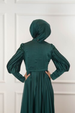Zümrüt Drapeli Ve Taş Detaylı Şifon Abiye Elbise