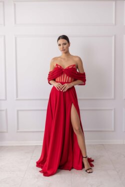 Kırmızı Straplez Yarasa Kol Yırtmaçlı Helen Uzun Abiye Elbise