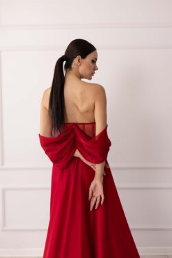 Kırmızı Straplez Yarasa Kol Yırtmaçlı Helen Uzun Abiye Elbise