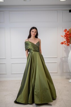 Tek Omuz Askılı Yeşil Drapeli Taş Detaylı Helen Uzun Abiye Elbise