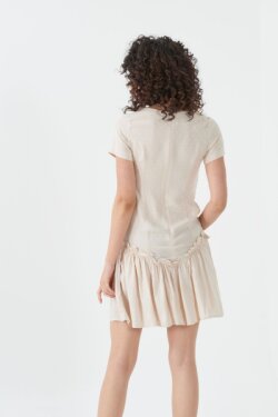 Bej Oval Yaka Kısa Kollu Eteği Fırfırlı Mini Elbise