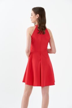 Kırmızı Halter Yaka Ön Yırtmaçlı Şık Mini Elbise