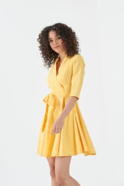 Sarı Truvakar Kol Kruvaze Yaka Eteği Kemerli Mini Kloş Elbise