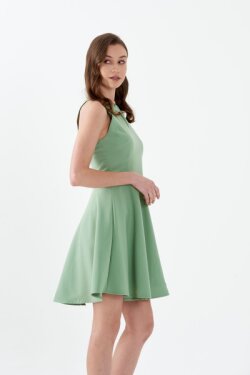 Yeşil Halter Yaka Ön Yırtmaçlı Şık Mini Elbise