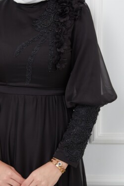 Siyah Kolu Ve Önü İşlemeli Çiçek Detaylı Abiye Elbise