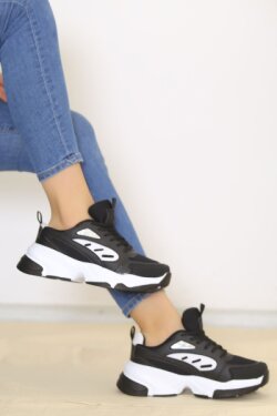 Siyah Beyaz Spor Ayakkabı
