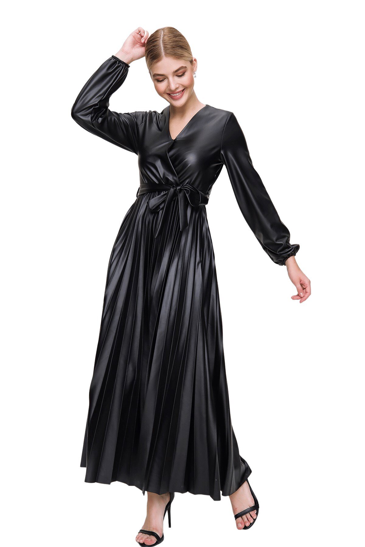 Butik Buruç Siyah Deri Pileli Kruvaze Yaka Kuşaklı Uzun Abiye Elbise