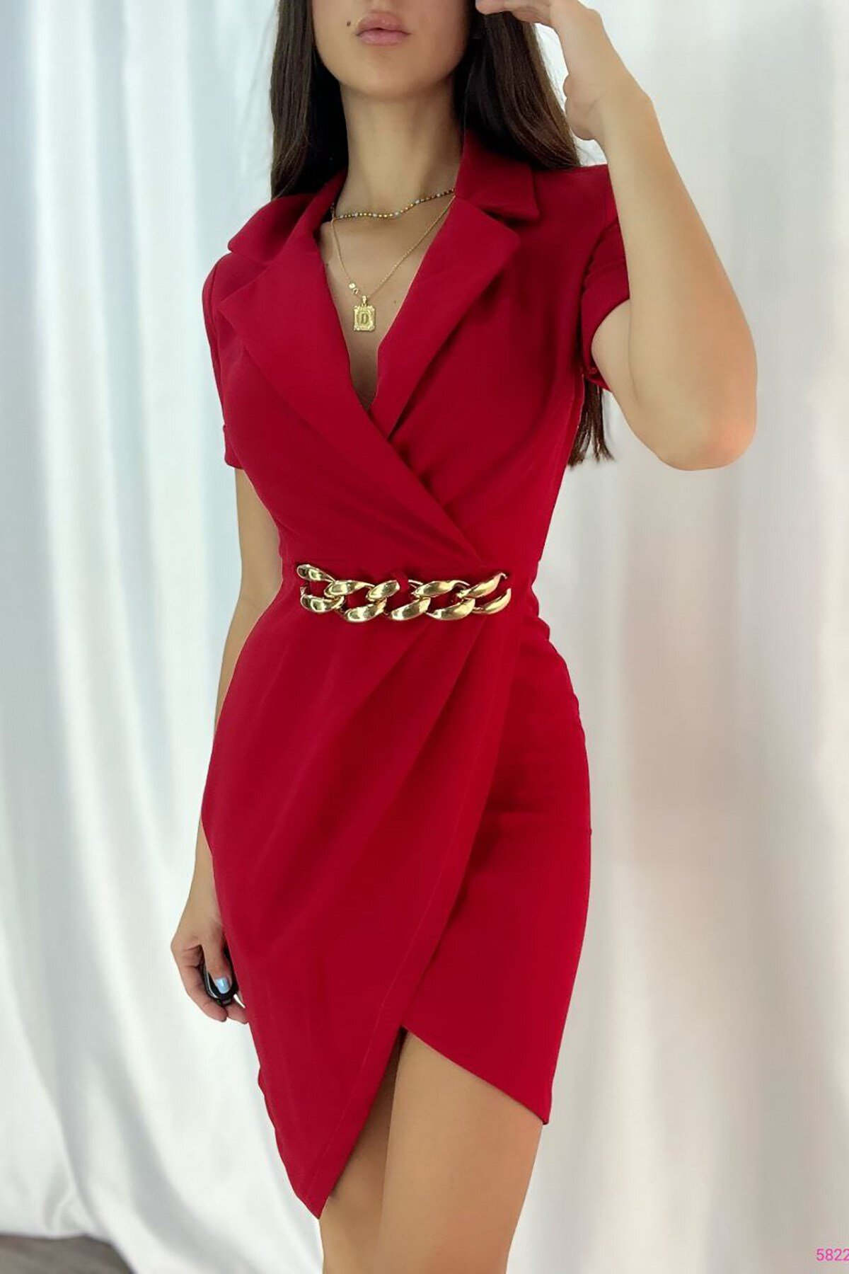 Deafox Kırmızı İthal Krep Kumaş Zincir Ve Yaka Detaylı Mini Elbise