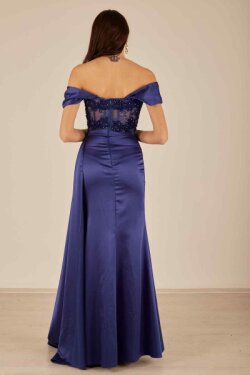 Saks Beli Transparan Ve İşlemeli Saten Uzun Abiye Elbise