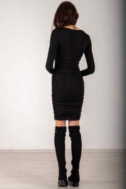 Siyah Göğüs Dekolteli Astarsız Mini Elbise