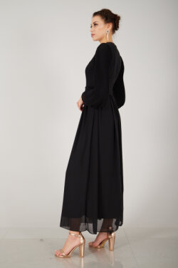 Siyah Kolları Piliseli Elbise