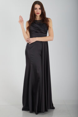 Siyah Transparan Yaka Detaylı Saten Uzun Abiye Elbise