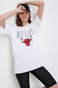 Beyaz Bulls Baskılı Tişört