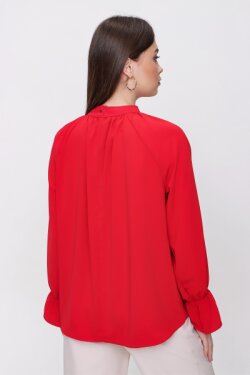 Kırmızı Yaka Büzgülü Kol Lastikli Bluz