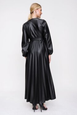 Siyah Deri Pileli Kruvaze Yaka Kuşaklı Uzun Abiye Elbise