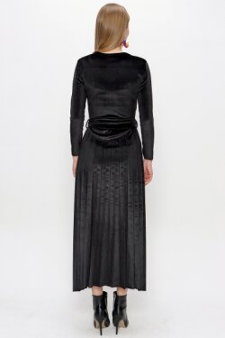 Siyah Kemerli Uzun Kadife Elbise