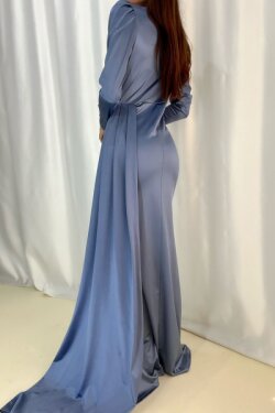 Mavi Prenses Kol Detay Uzun Kollu Yırtmaçlı Saten Uzun Abiye Elbise