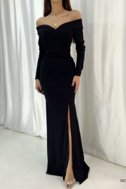 Siyah İthal Krep Kumaş Carmen Yaka Yırtmaç Detay Uzun Abiye Elbise