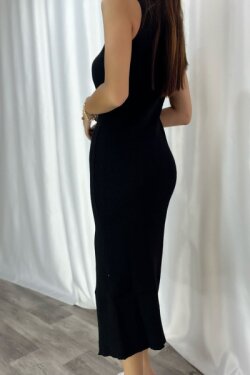 Siyah Kalın Askılı Yırtmaçlı Uzun Triko Elbise