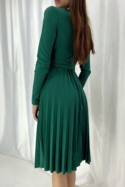 Yeşil Uzun Kollu Krep Kumaş Pliseli Kemerli Midi Elbise