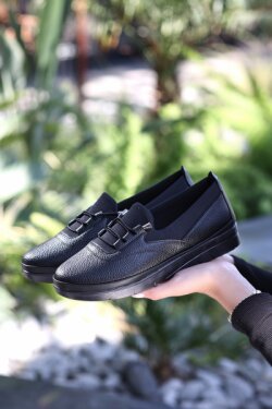Siyah Laxi Cilt Bağcıklı Spor Ayakkabı